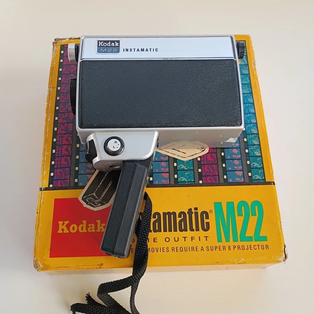 Vintage 1970‎ Kodak M22 Instamatic Super 8 camera Movie Outfit with original box